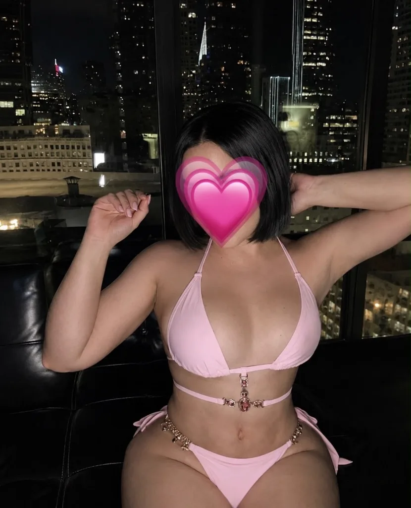 unforgettable Girl 🫦 Qv available