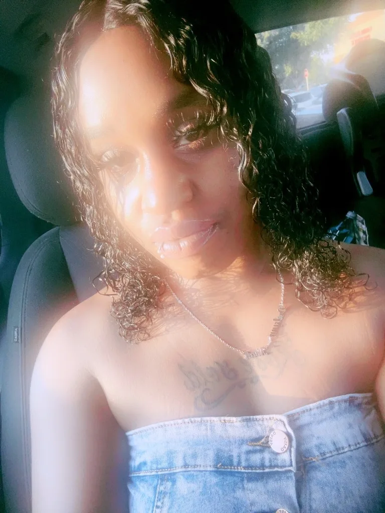 HMU FOR FUN LETS PLAY 🥰😘