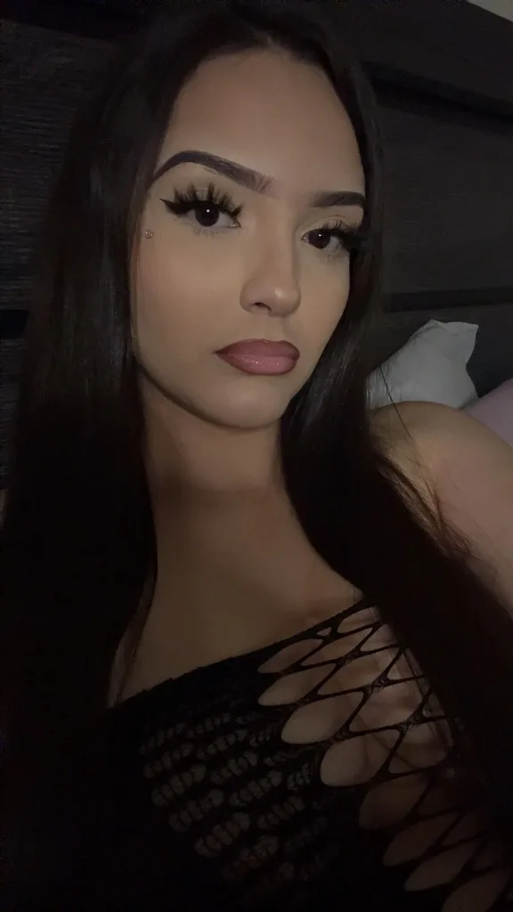 Busty Latina 👅💦
