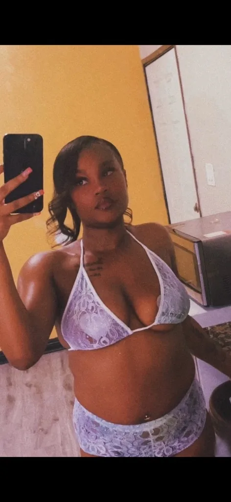 BACKDOOR QUEEN 🤫😘 AVAILABLE 24/7 OUTCALLS AND CARDATES 🚗 INCALL AS WELL 👸🏽PRETTY ⭐🩰 AND PETITE READY TO MEET NOW 🥂2 Girl Special 👸🏽👸🏽‼