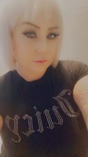 Big Booty Blue Eyed Blondie