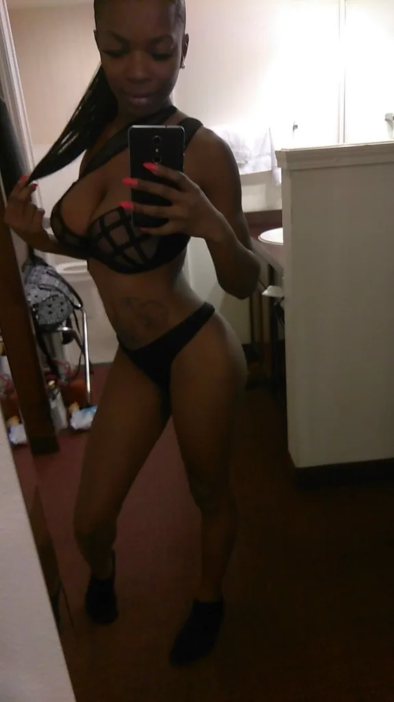 💥‼‼‼NIKKIBOMB.COM IS BACK AND HERE TO SHOWER MY GENTS