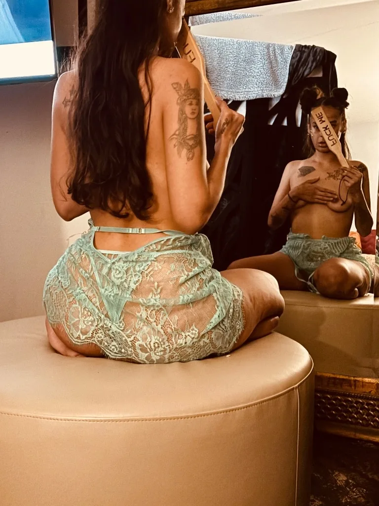 hided treasure latenight dreamGirl - Photo 2 | Escort in Eastside