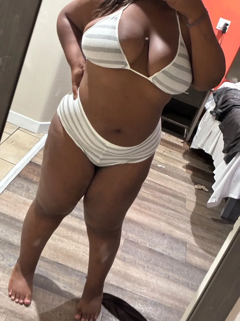 juicy pregnant and ready for you - Photo 2 | Escort in Long Beach