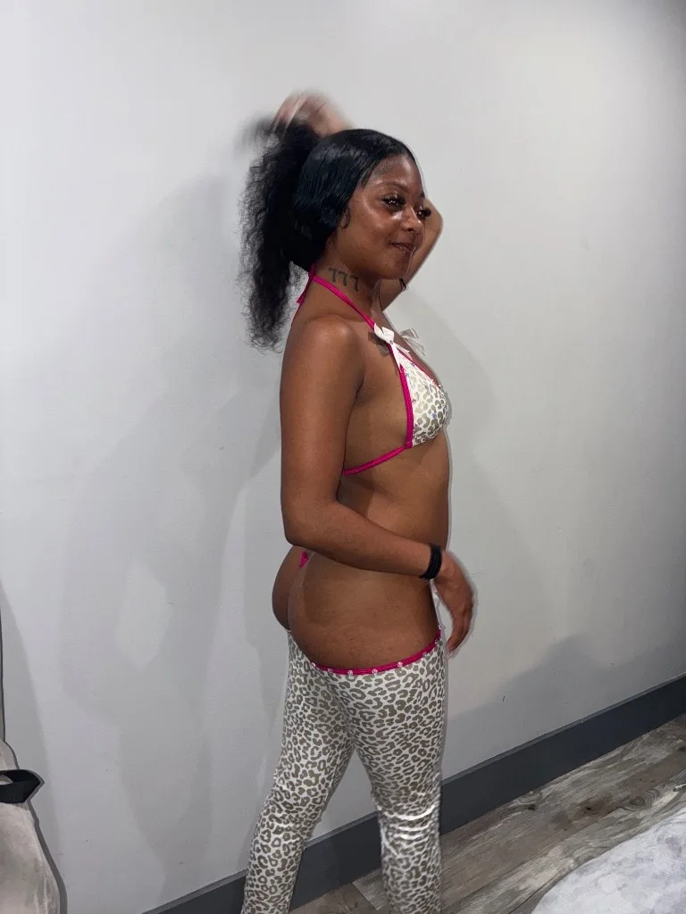 come see Rain i dont make it drizzle ‍ i make it 🤭 # ask about content‍↕ - Photo 10 | Escort in Phoenix az