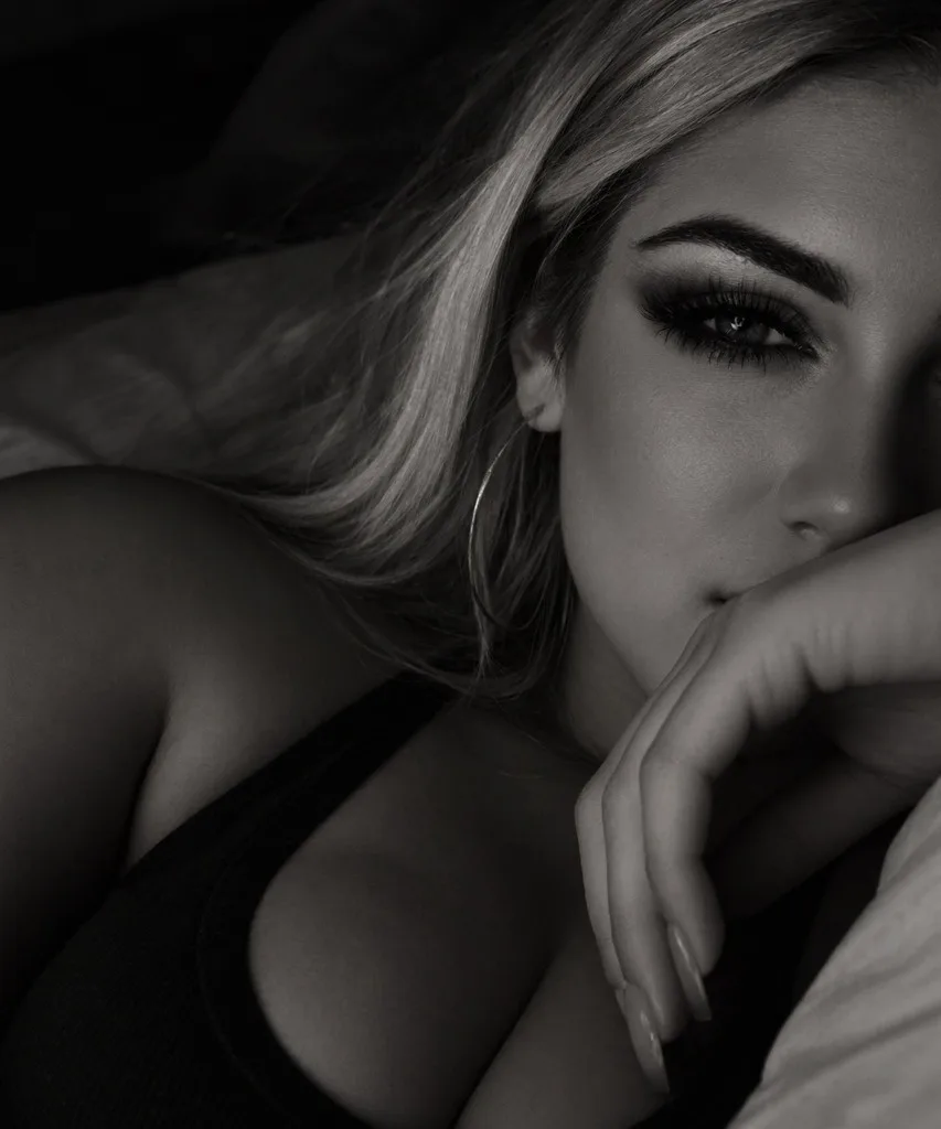 IN ONTARIO CUM SEE ME - Photo 1 | Escort in OUTCALL SPECIALS
