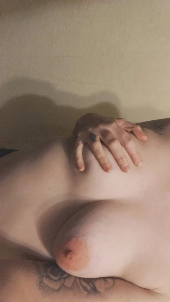 LACTATING lady - Photo 4 | Escort in East