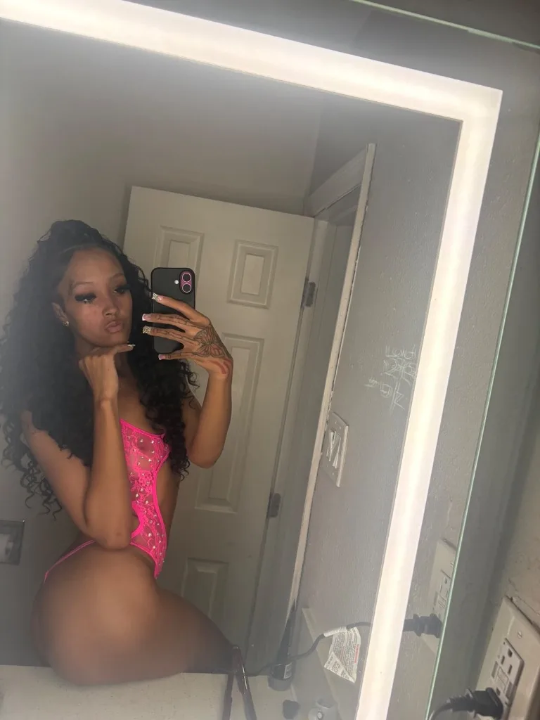 come enjoy the starr show🥰🥰 - Photo 2 | Escort in Bakersfield