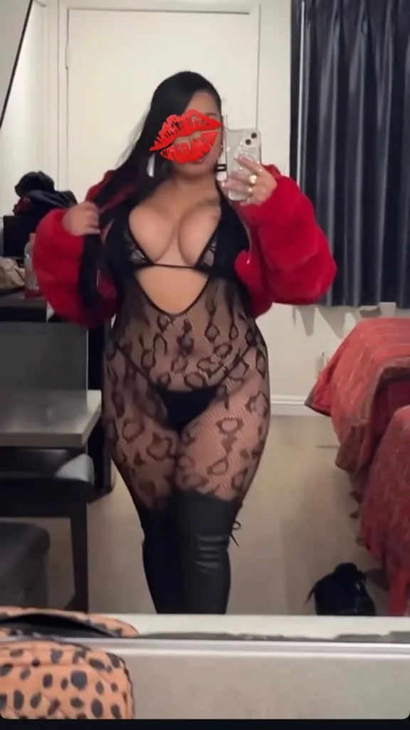 have fun with a thick short Fun size Latina - Photo 9 | Escort in Los Angeles