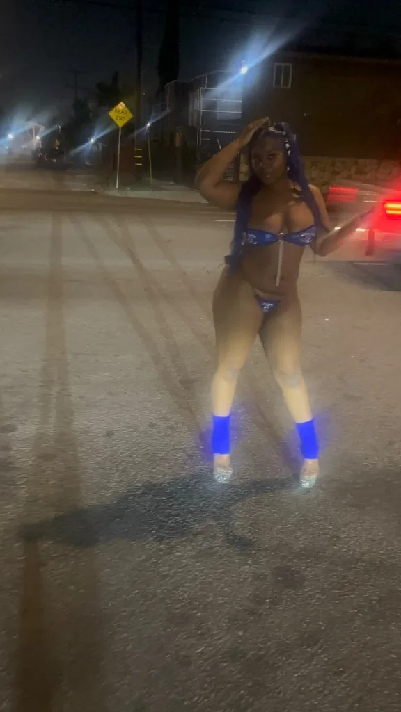 i could be your favorite ebony if you let me - Photo 4 | Escort in South central