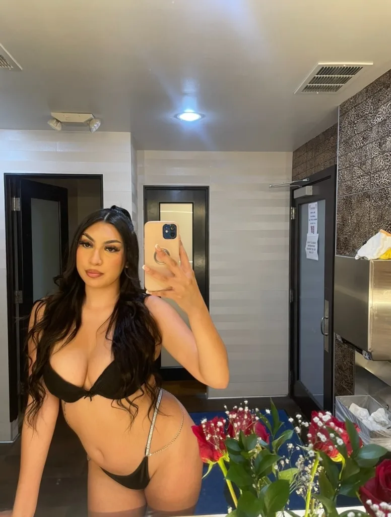 young bomshell latina - Photo 4 | Escort in San Diego