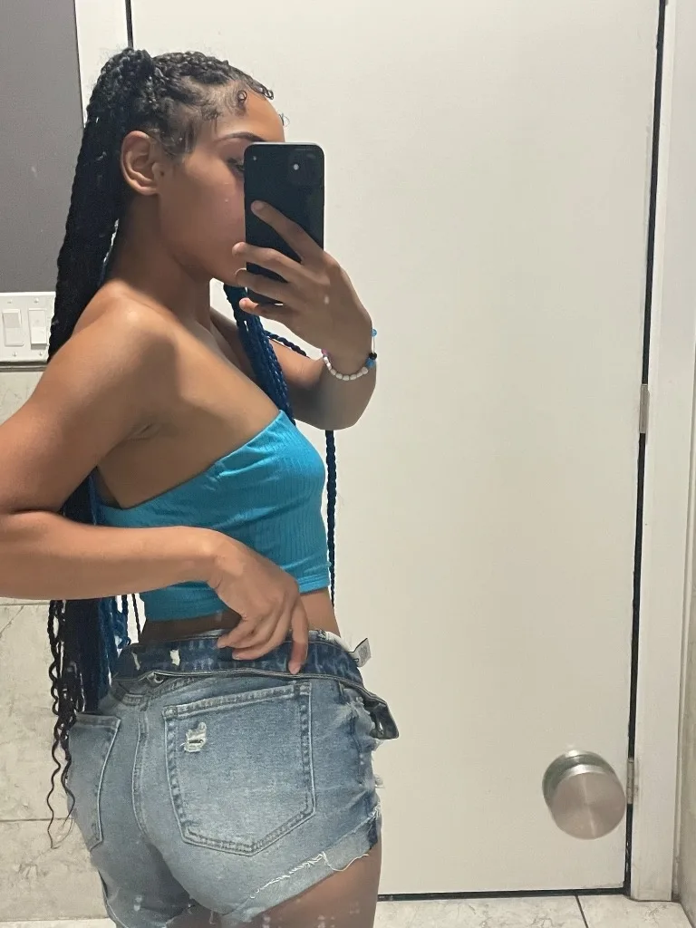 Cinnamon: Petite Body, Heavy Impact Pretty Face, Bold Energy, - Photo 3 | Escort in Mesa