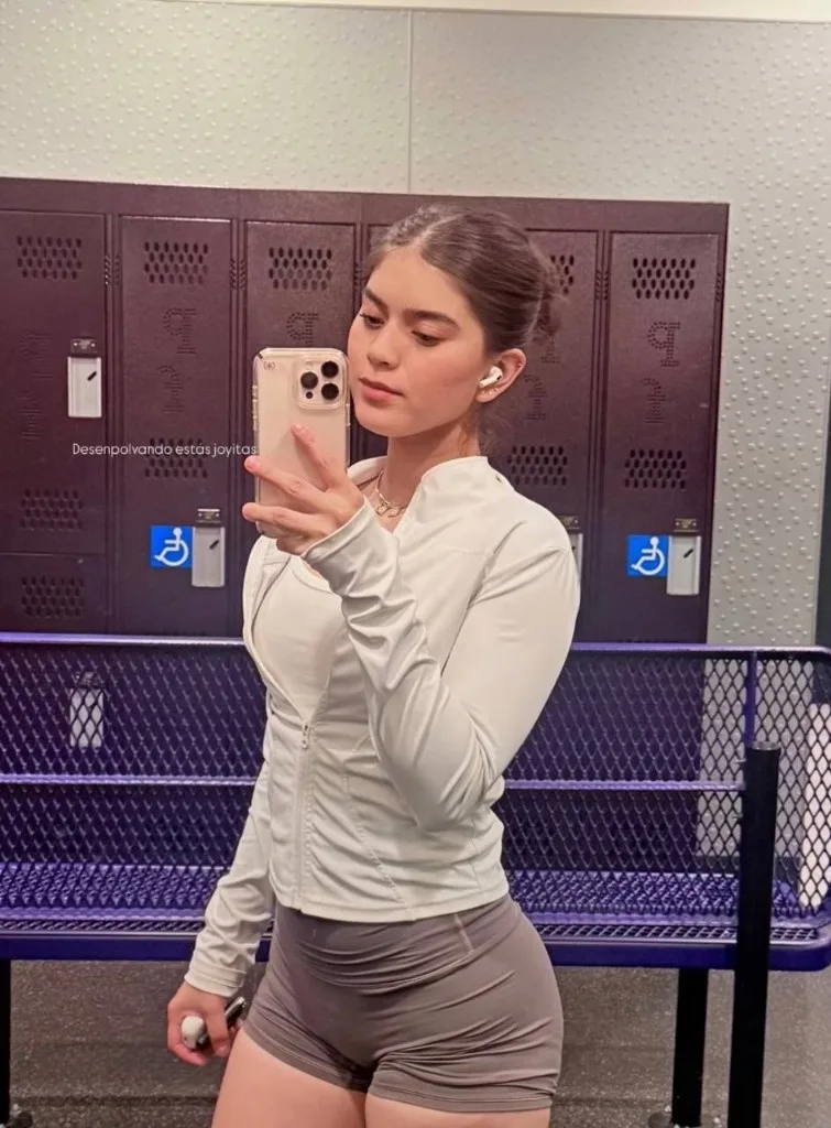 nice woman looking for friends - Photo 4 | Escort in Phoenix