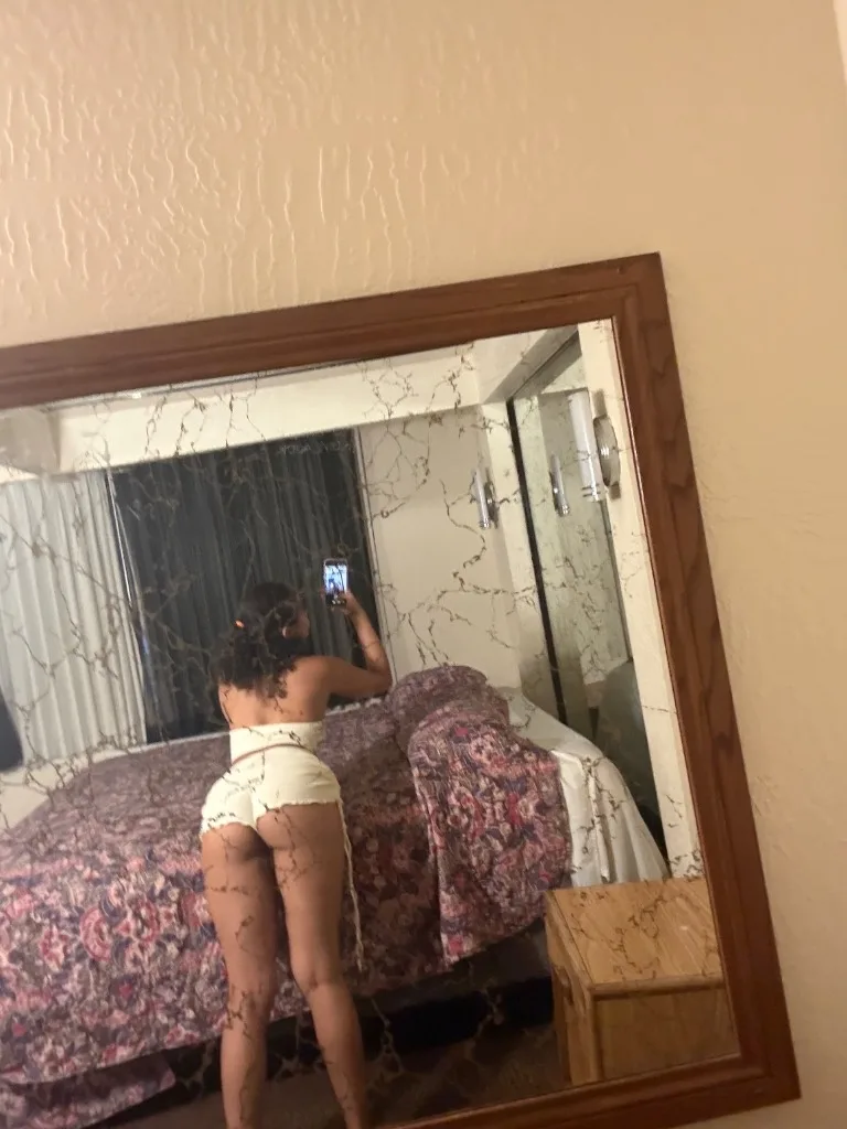 SLIM THICK EXOTIC MAMI / INCALLS / OUTCALLS - Photo 3 | Escort in Los Angeles