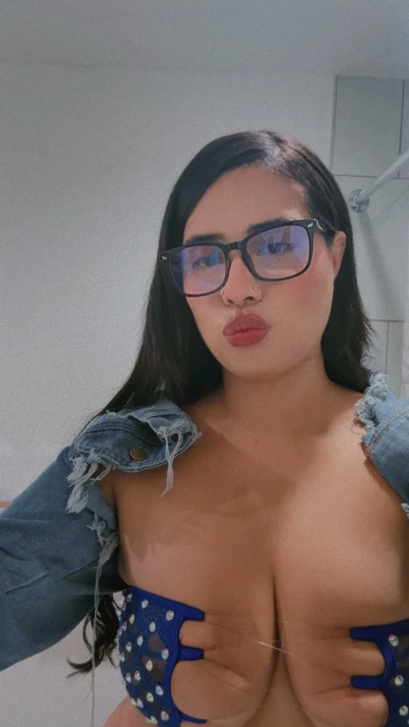 come spend some time w/me - Photo 12 | Escort in All surrounding Areas!!
