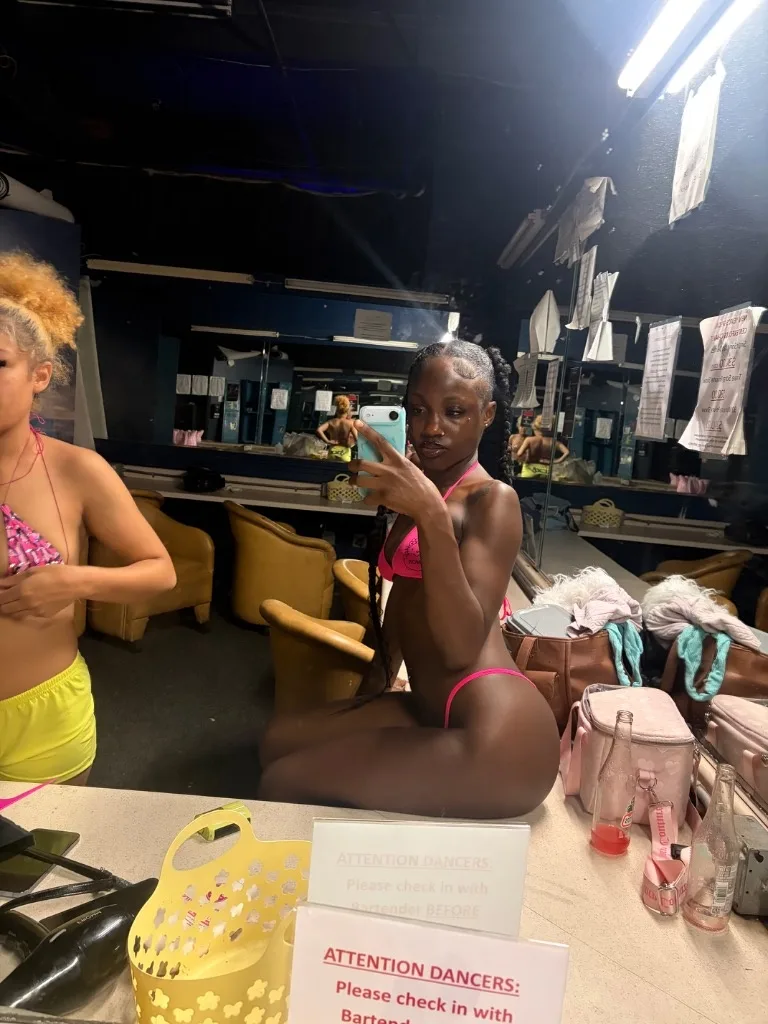 mahogany🥰