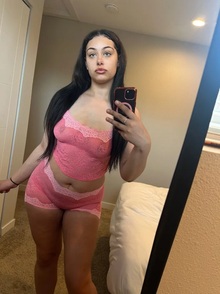 Seattle's Green Eyed Doll Outcalls + Car Dates Available - Photo 7 | Escort in Downtown • Glendale • Airport Area