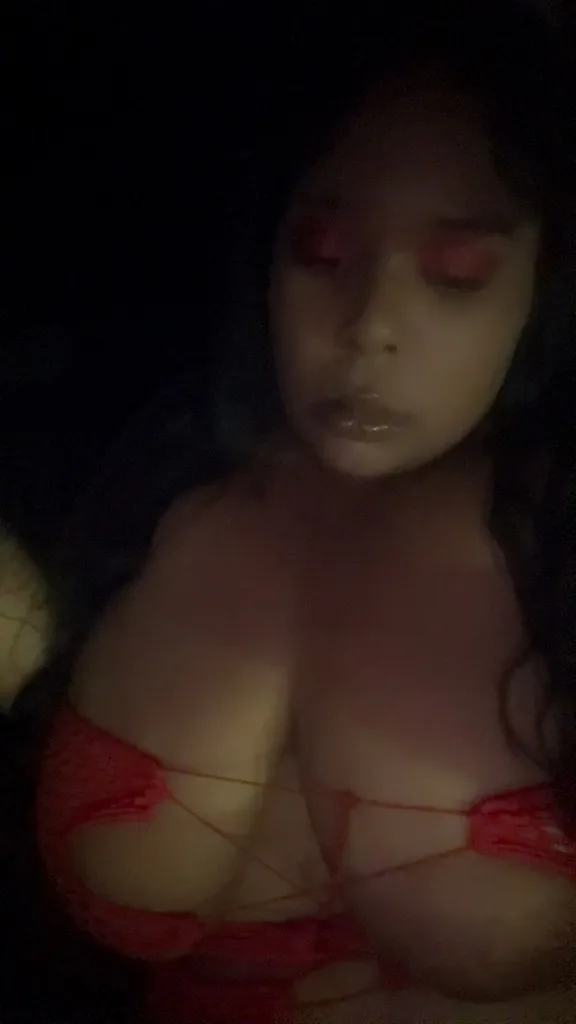 Soft Mocha Skin Pretty Face Thicker than a Snicker - Photo 2 | Escort in Washington blvd