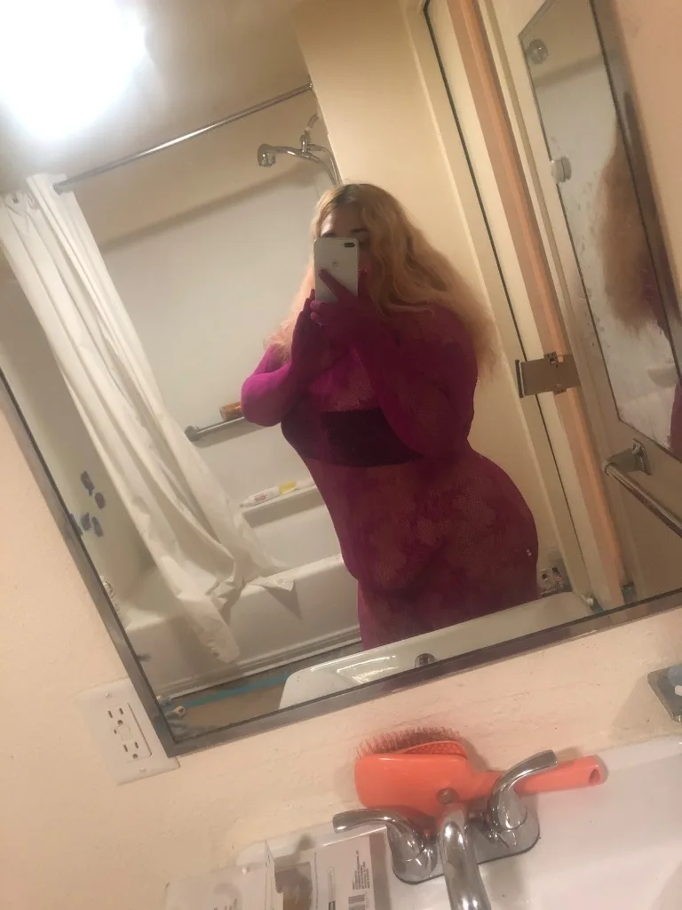 shy sexy latina looking to please you - Photo 4 | Escort in Downtown