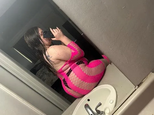 CUM PLAY IN MY LITTLE PINK PUSSY 🥰
