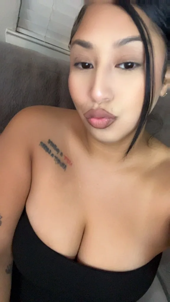 💦Wet LATINA 💦 Ready to Play💋💋