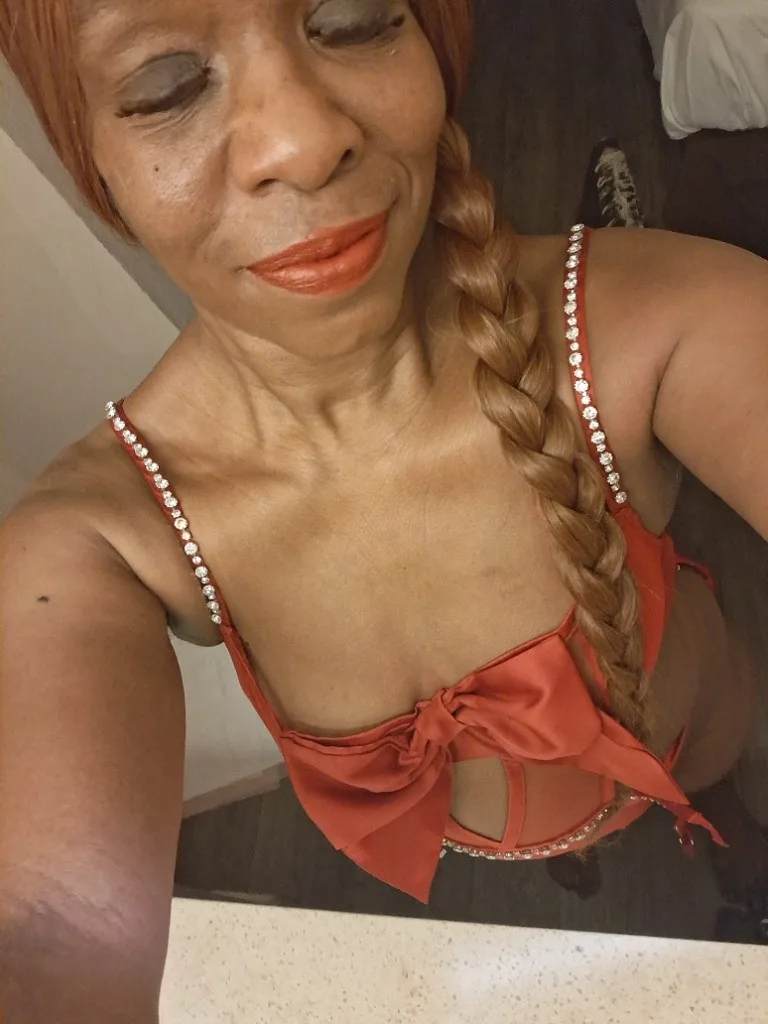 sexey LARHONDA love to have fun