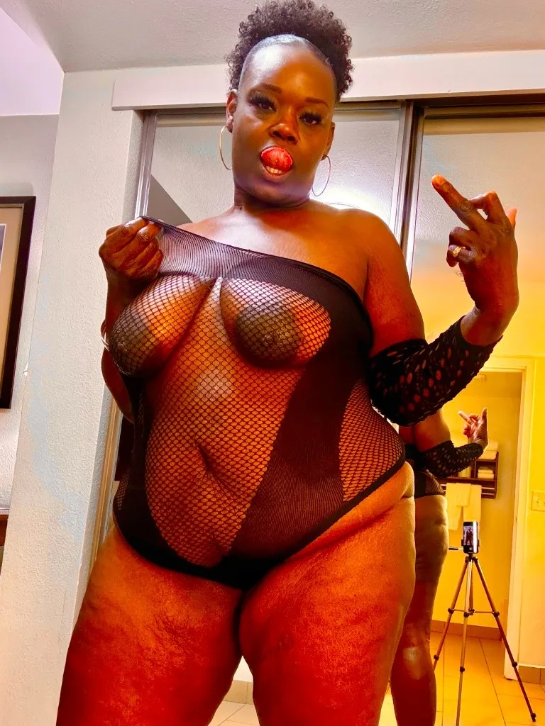 Im in SACRAMENTO!!! Let me take care of u Daddy Check my PHub and reviews CHOCOLATE BBW,MILF, COUGAR, PHAT ASS, SUPER FREAKY - Photo 7 | Escort in Sacramento