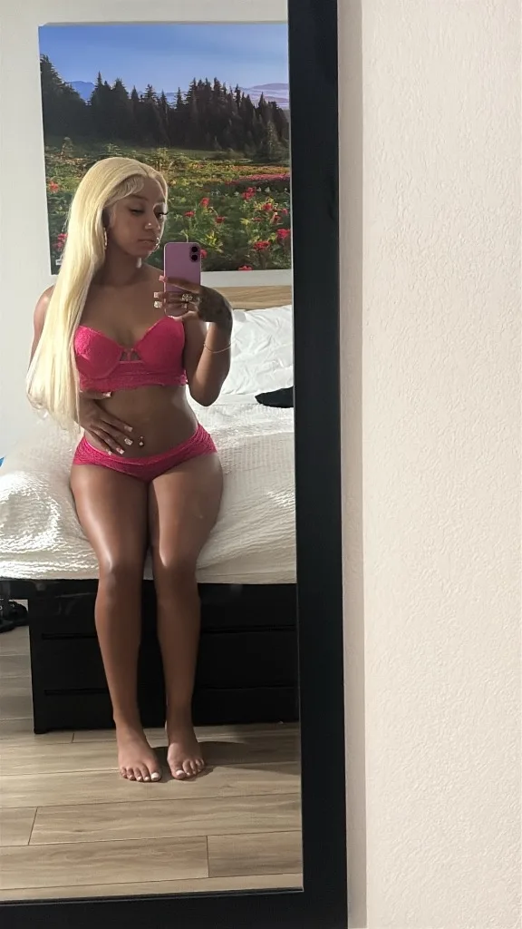New bombshell in town! SLIM THICK HOTTIE 5 ⭐ SERVICE - Photo 3 | Escort in Long Beach
