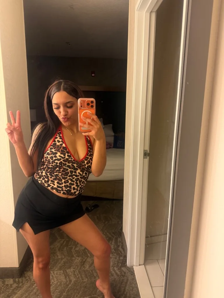 COME PARTY & PLAY WITH ME PEITIE FUNSIZE FREAK - Photo 5 | Escort in Incall CHANDLER BLVD outcall CHANDLER GILBERT SOUTH PHX