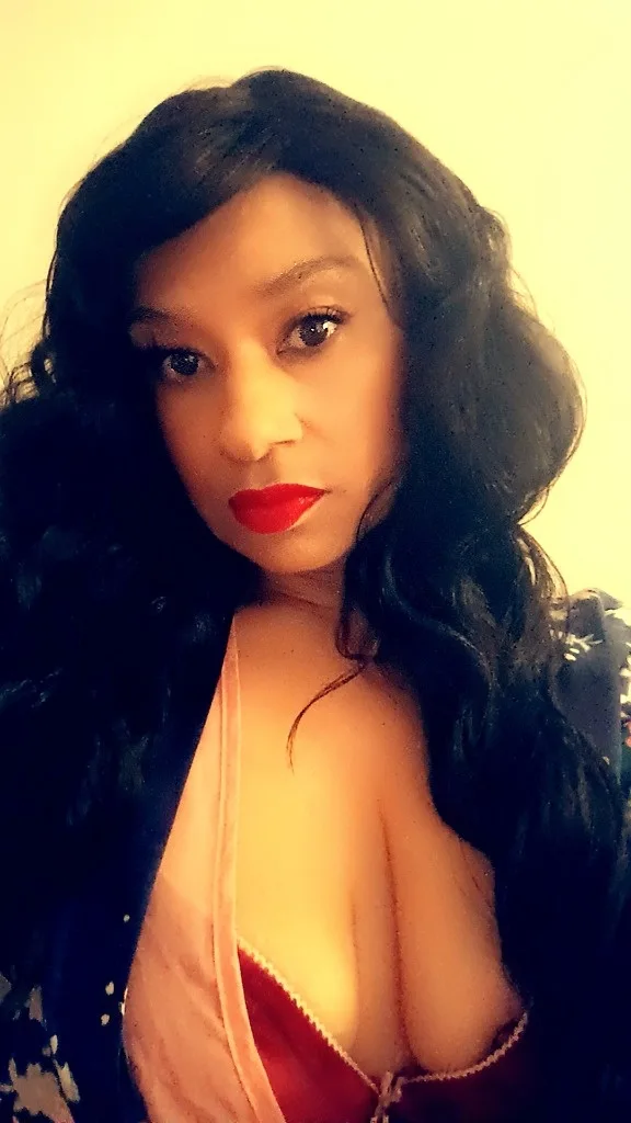 Happy hour !!!! PROVIDING ORAL SERVICES ONLY!