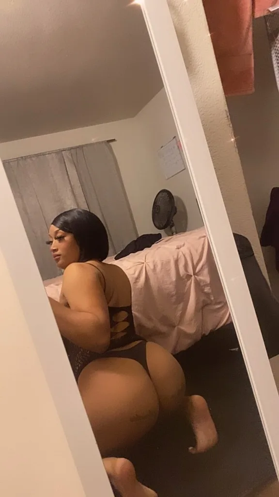 SEXY LEXI