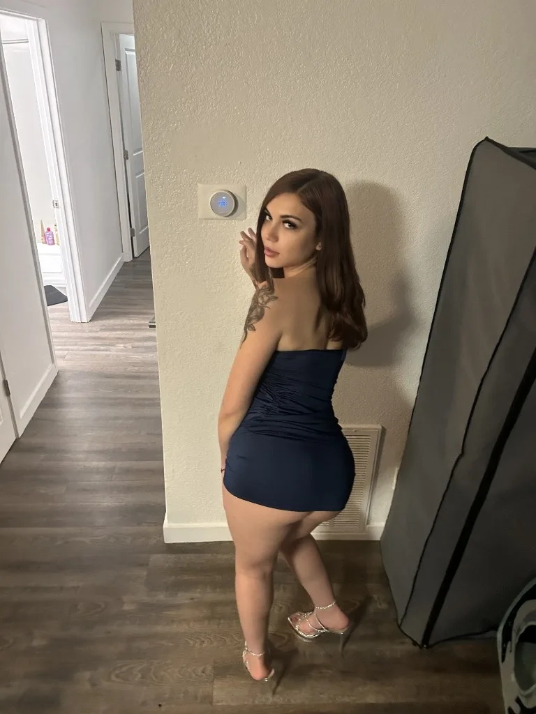 girl next doorcome escape from reality catch me while you can - Photo 5 | Escort in South sac
