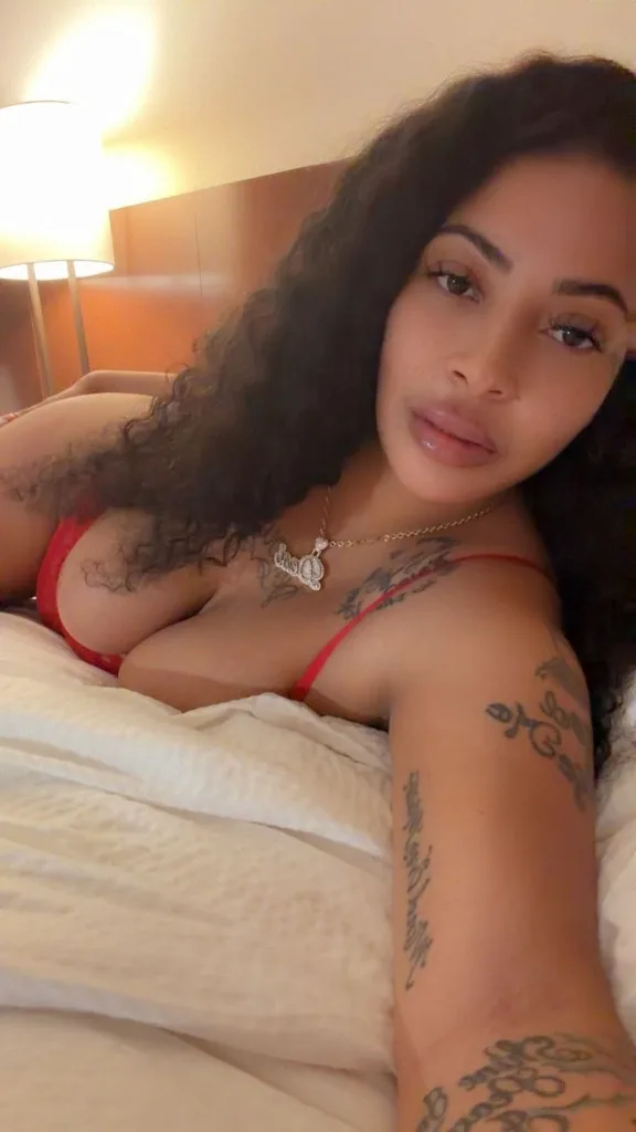 💦💦👠 exotic hottie resdy to CUM and have some fun 💦👠👅