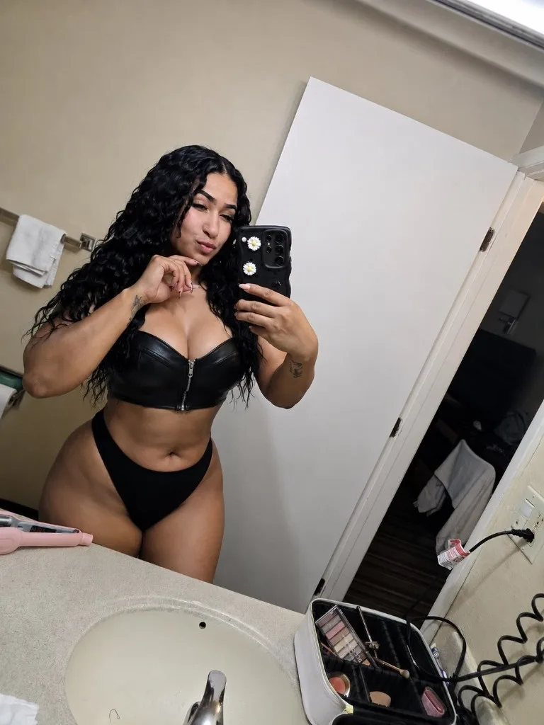 Ven a disfrutar 💦💦 tengo todos los extras que te gustan 🤤