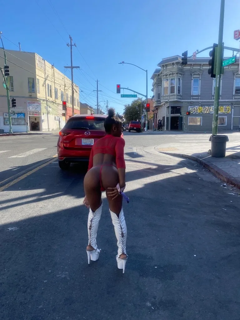 outcall and car. only !HEYYYY YOUNG PETITE MIXED WET TIGHTEST YOUNG LEILEI HERE READY TO HANGOUT AND MAKE NEW FRIENDS - Photo 6 | Escort in Oakland