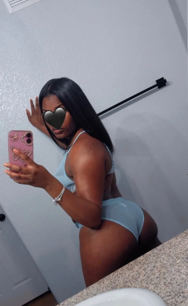 young Couple Looking To Give A Good Time - Photo 2 | Escort in Outcalls only