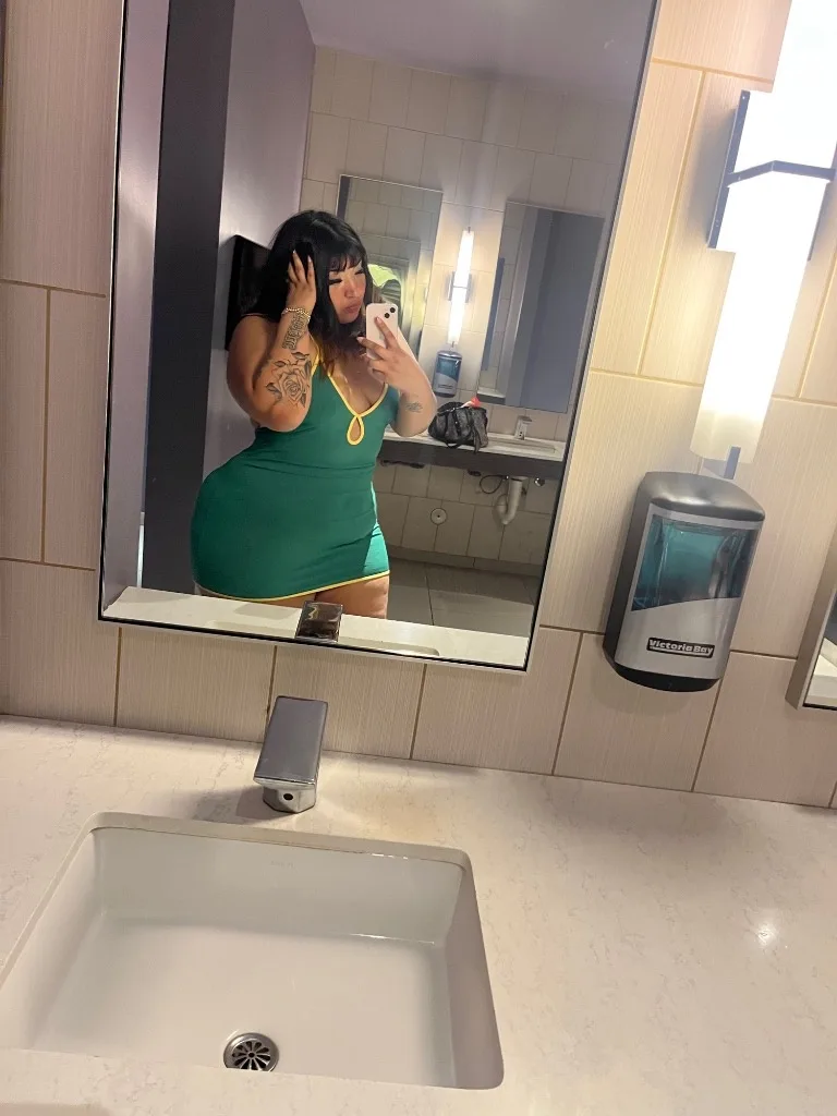 THICK bbw asain/latina🥰incall available - Photo 4 | Escort in North Scottsdale