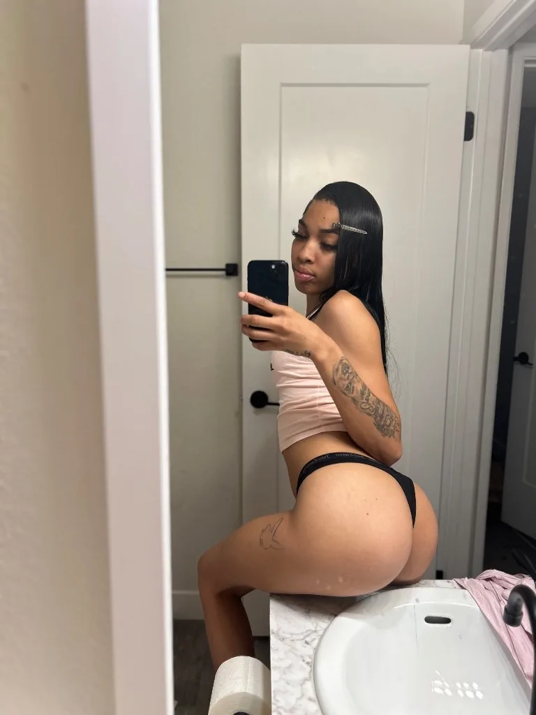 SLIM & JUICY , ASK FOR 2 GIRLS CUM SEE ME BOO , OUTCALLS & CAR DATES - Photo 4 | Escort in Los Angeles