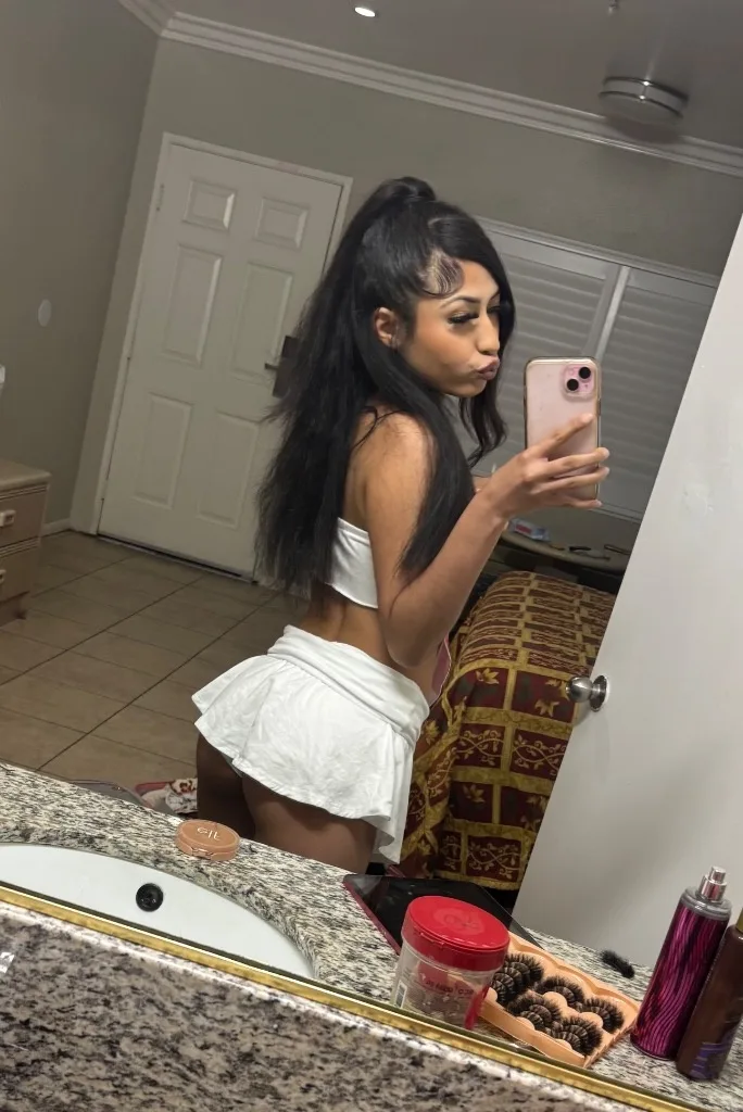 Petite latina - Photo 4 | Escort in Fresno