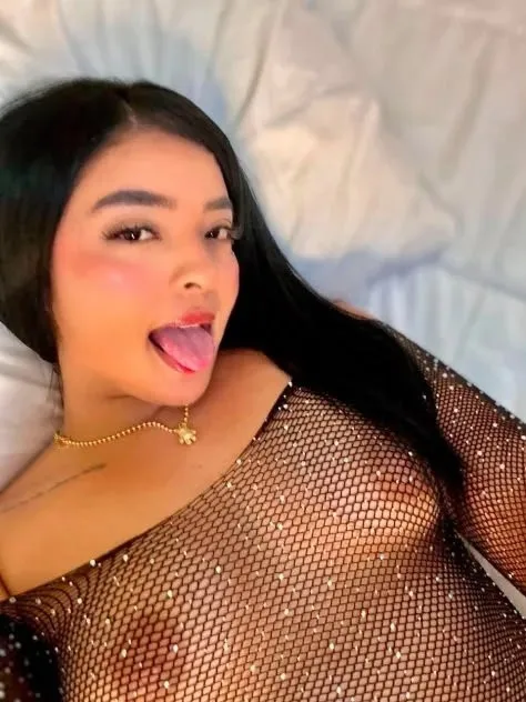Colombian 🇨🇴🍑 newcomer to the business, treat me with love