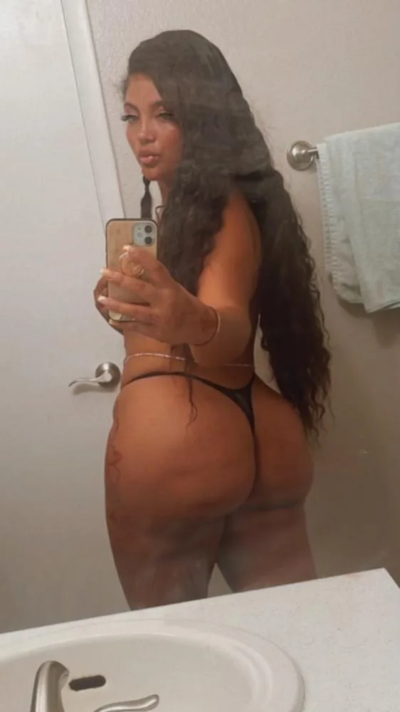 Brianna Godness - Photo 5 | Escort in Long Beach