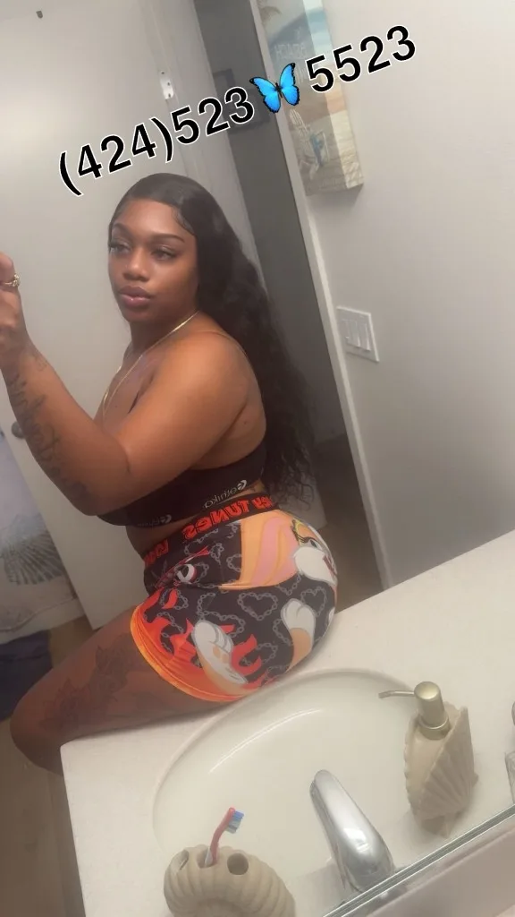 FreaKy FuNsize BomBshell - Photo 3 | Escort in Hawthorne