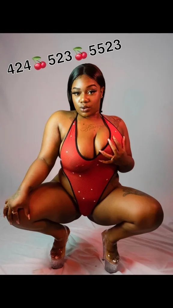 FreaKy FuNsize BomBshell - Photo 2 | Escort in Hawthorne
