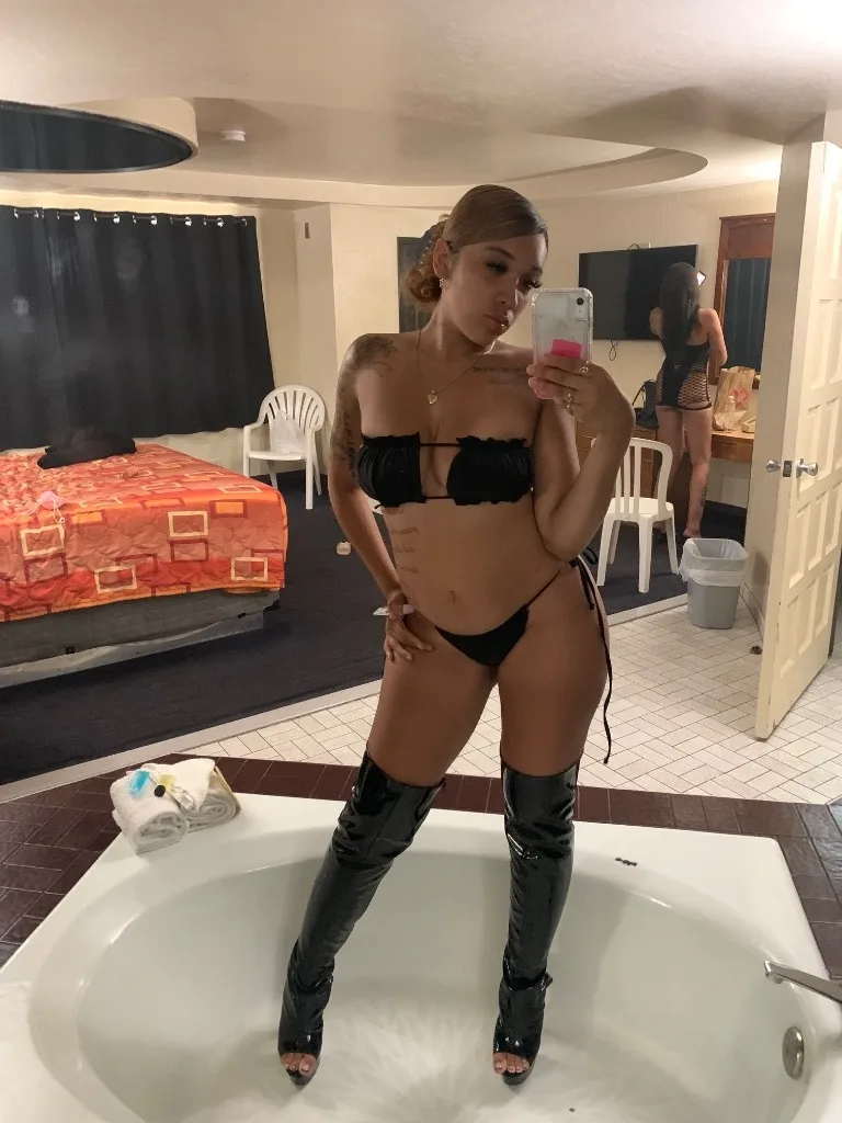 wettt for uuuuu - Photo 7 | Escort in Available outcalls surrounding areas