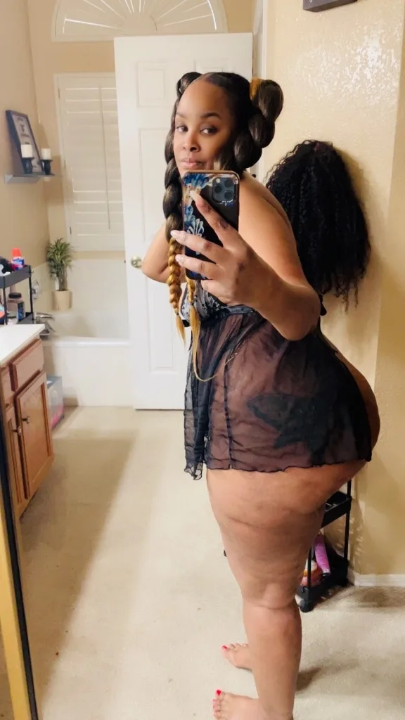 Thick & Juicy Carmel A Whole Vibe - Photo 2 | Escort in Avondale
