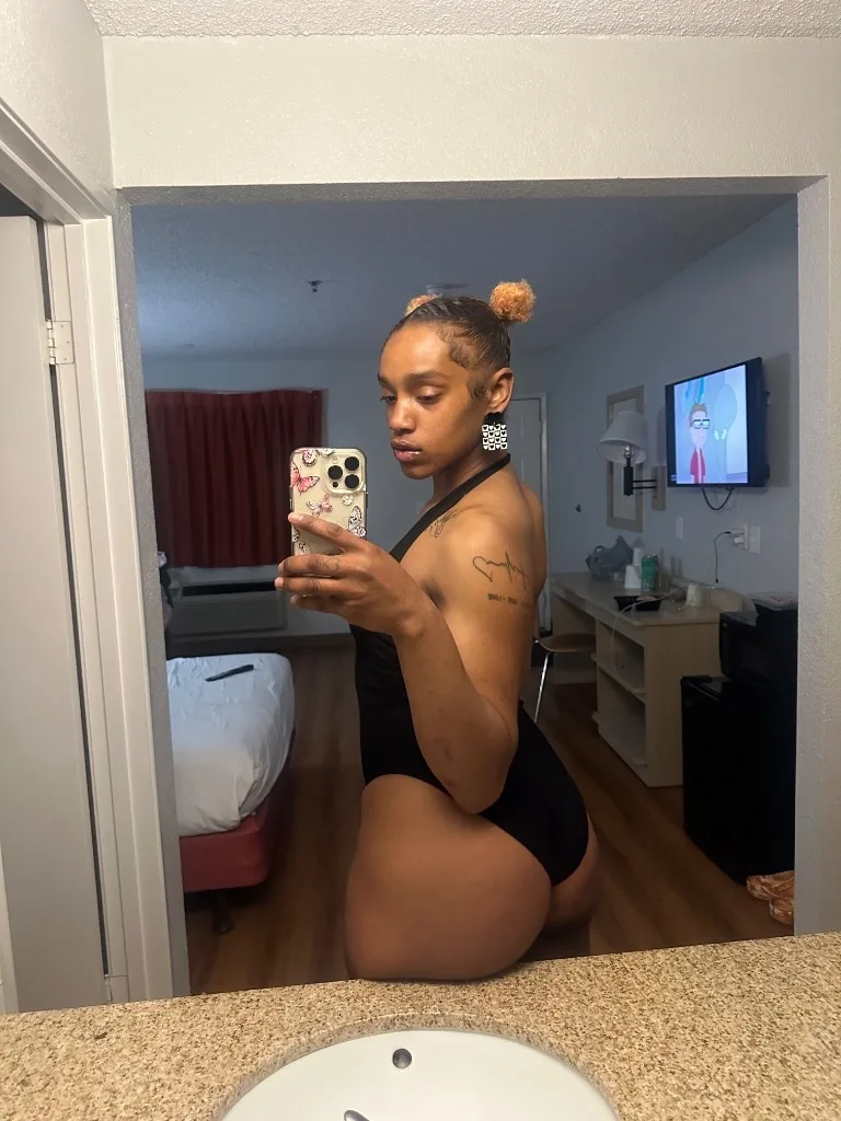 Brownskin Hottie - Photo 8 | Escort in South Sac