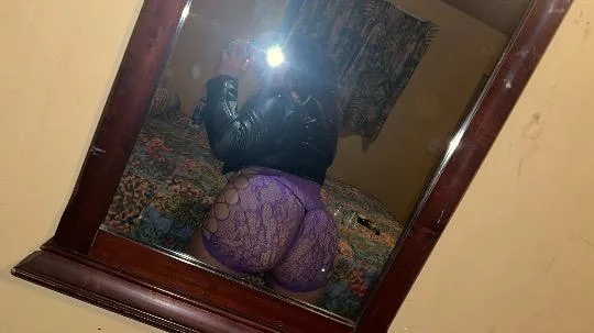let me keep you company - Photo 2 | Escort in Phoenix & surrounding areas