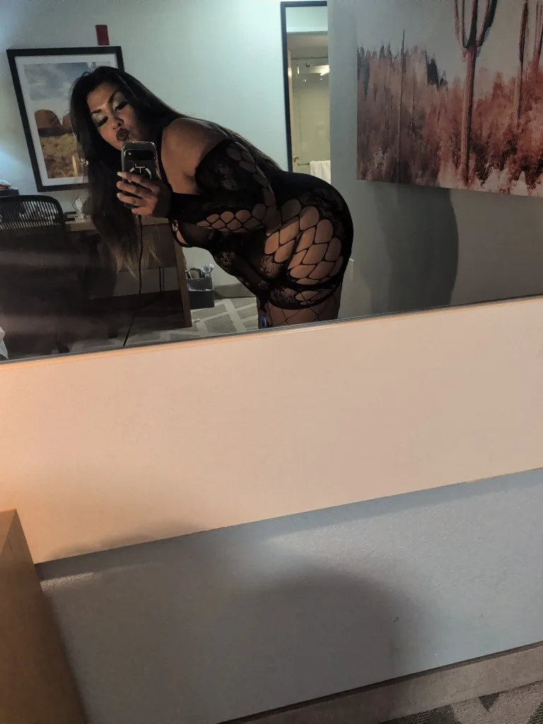who looking for that booyah outcall/cardate - Photo 9 | Escort in East phx