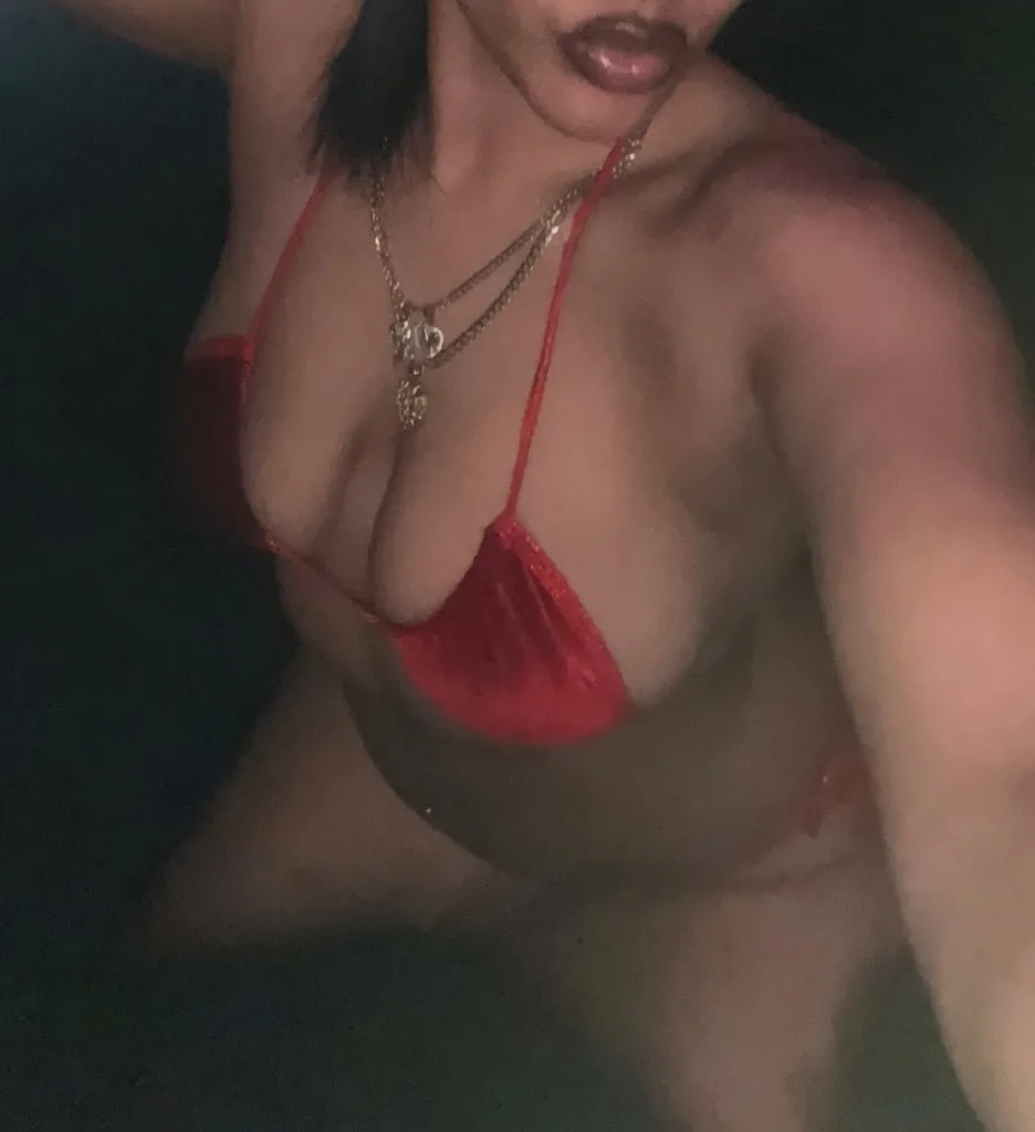 They got the hennesssyy - Photo 4 | Escort in Peoria