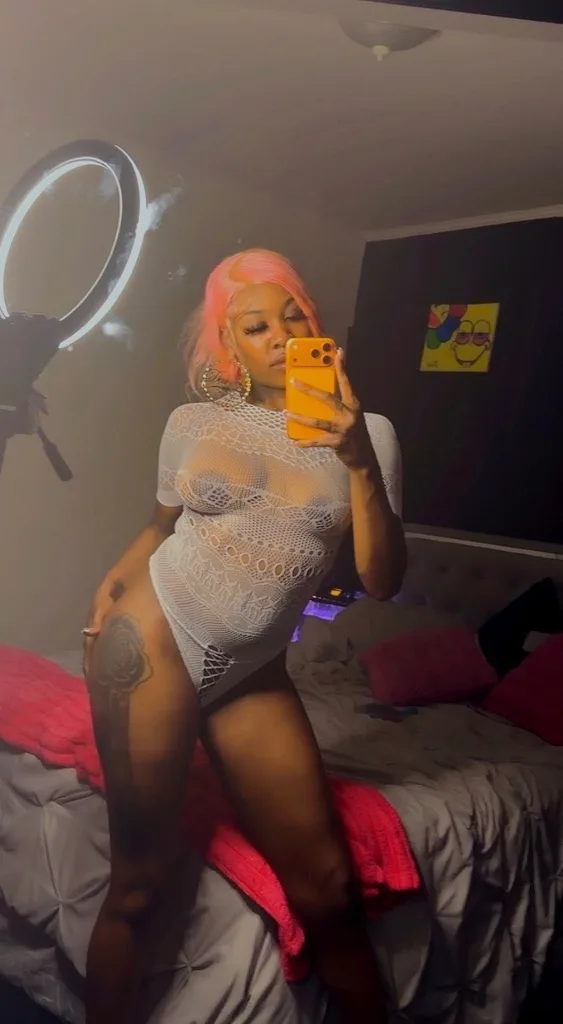 Available in the Oakland for OutcallsCar fun Available 24/7Just a pretty baddie ready to have fun🤧 - Photo 7 | Escort in San Leandro